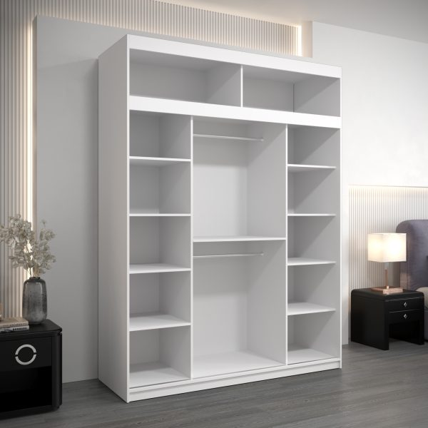 Kledingkast met bovenkast Het interieur van de kledingkast