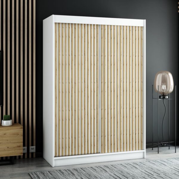 Ruime witte kledingkast in loftstijl met lamellen – perfect voor de slaapkamer, woonkamer of hal.