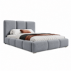 Lichtgrijs gestoffeerd bed MAFFO met hoog hoofdbord – Kronos 53