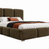 Olijfgroen gestoffeerd bed MAFFO met hoog hoofdbord – Magic Velvet 2278